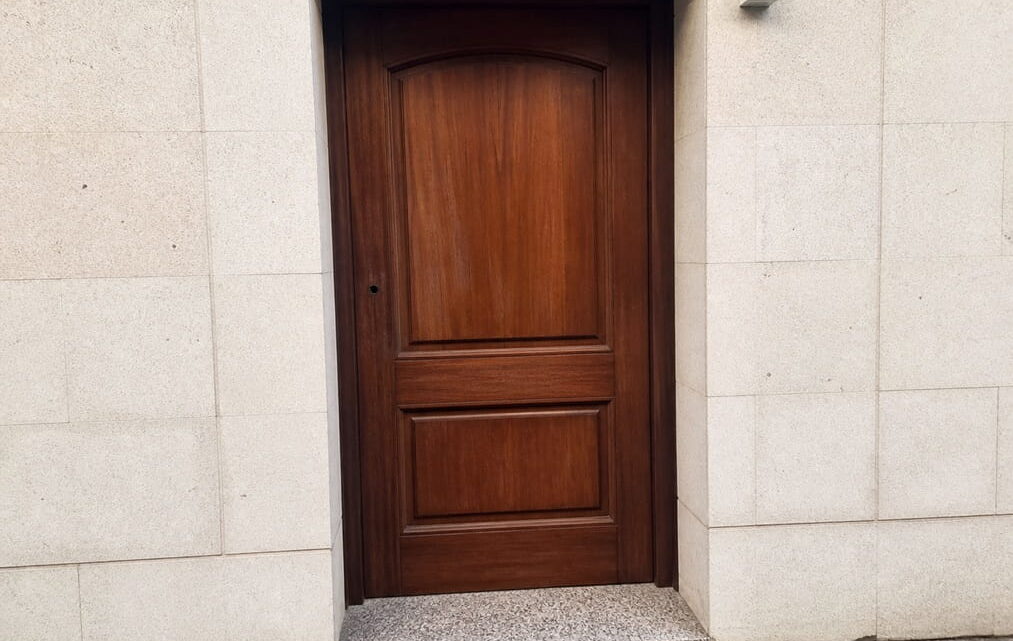 Puerta cerrada sin llave en Picassent